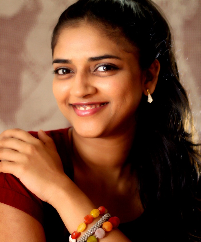 Actress Vasundra Photos (2)