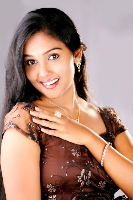 Actress Sushma Prakash New Photo Shoot Images (12)