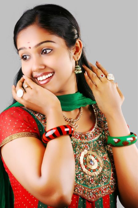 Actress Sushma Prakash New Photo Shoot Images (16)