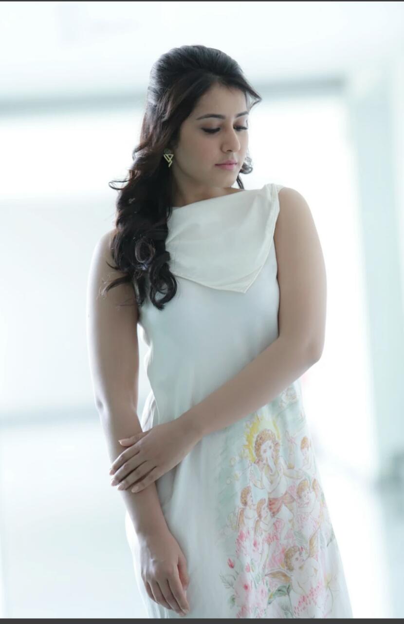 Raashi Khanna Unseen Pictures (3)