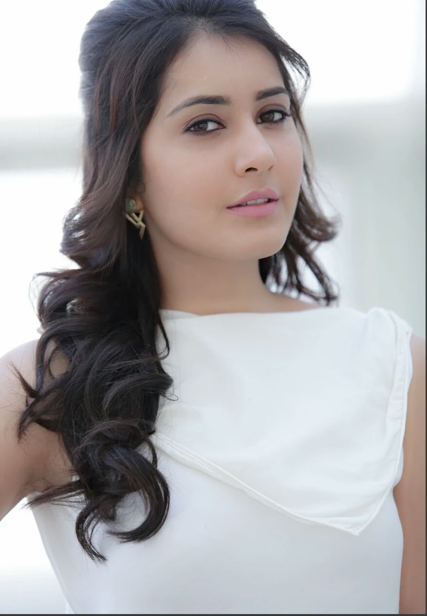 Raashi Khanna Unseen Pictures (6)