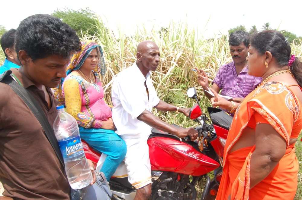 Yaanai Mel Kuthirai Saavari Movie Stills (4)
