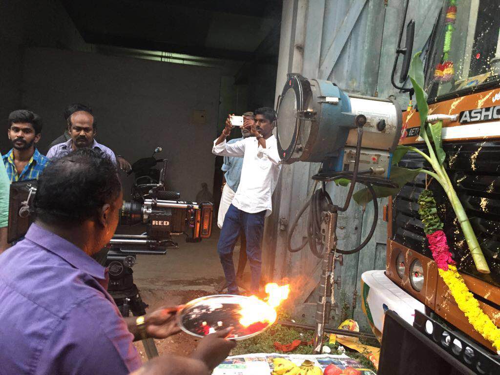 Thupparivalan Team Celebrating Ayudha Pooja Pics (3)