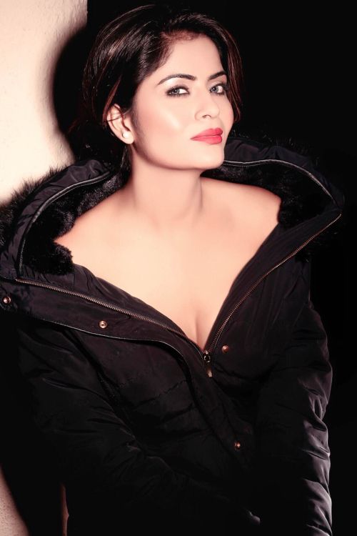 Actress Gehana Vasisth Photo Shoot Images (13)