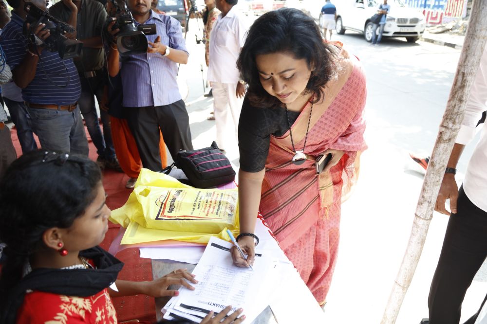 Celebrities at Actress Varalakshmi Sarathkumar's SaveShakti Campaign Stills (32)