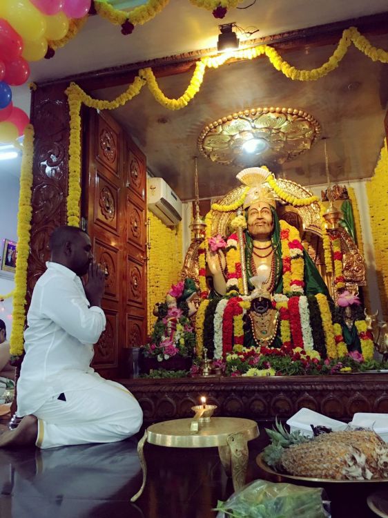 Raghava Lawrance at Raghavendra Swamy Brindavanam Temple (1)