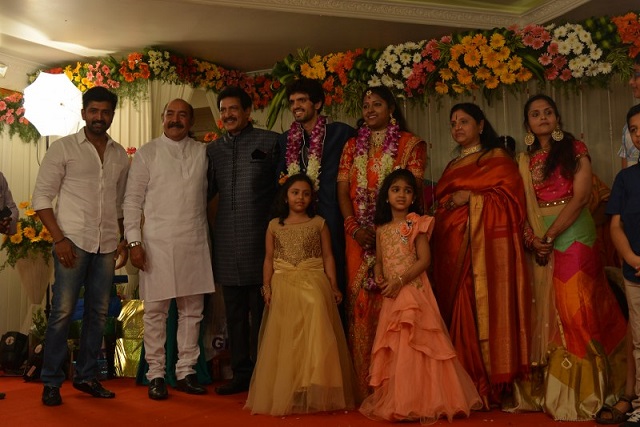 Actor Nizhalgal Raviee Son Wedding Reception Photos (16)