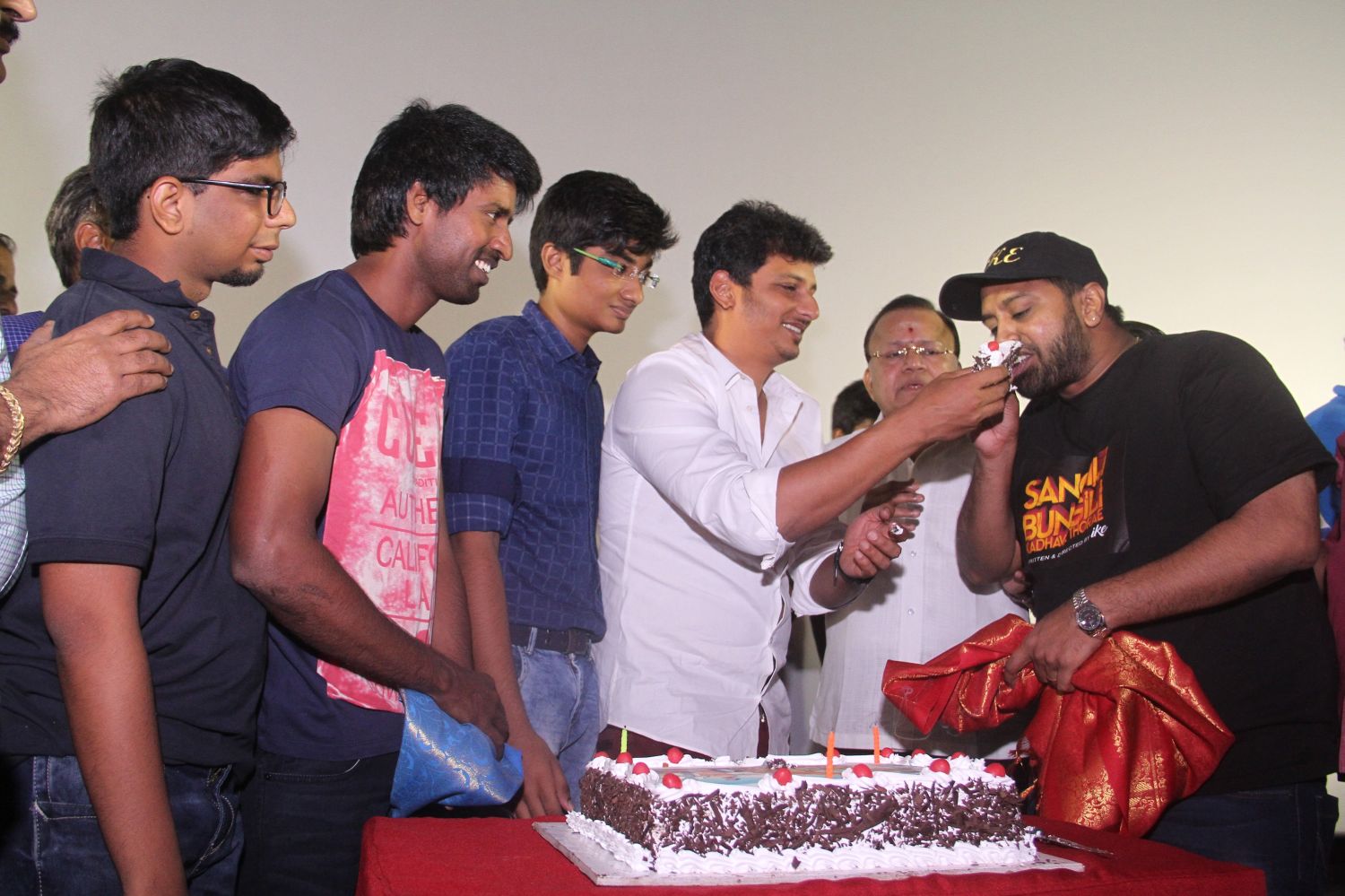 Sangili Bungili Kadhava Thorae Success Celebration at Kamala Cinemas Event Stills (16)