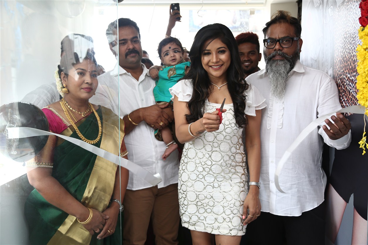 Actress Sakshi Agarwal Launch Toni & Guy at Kolathur Pics (6)