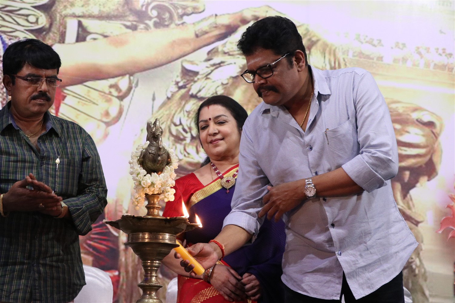 Gowthami Pudhra Saathagarni Movie Trailer Launch Photos (2)