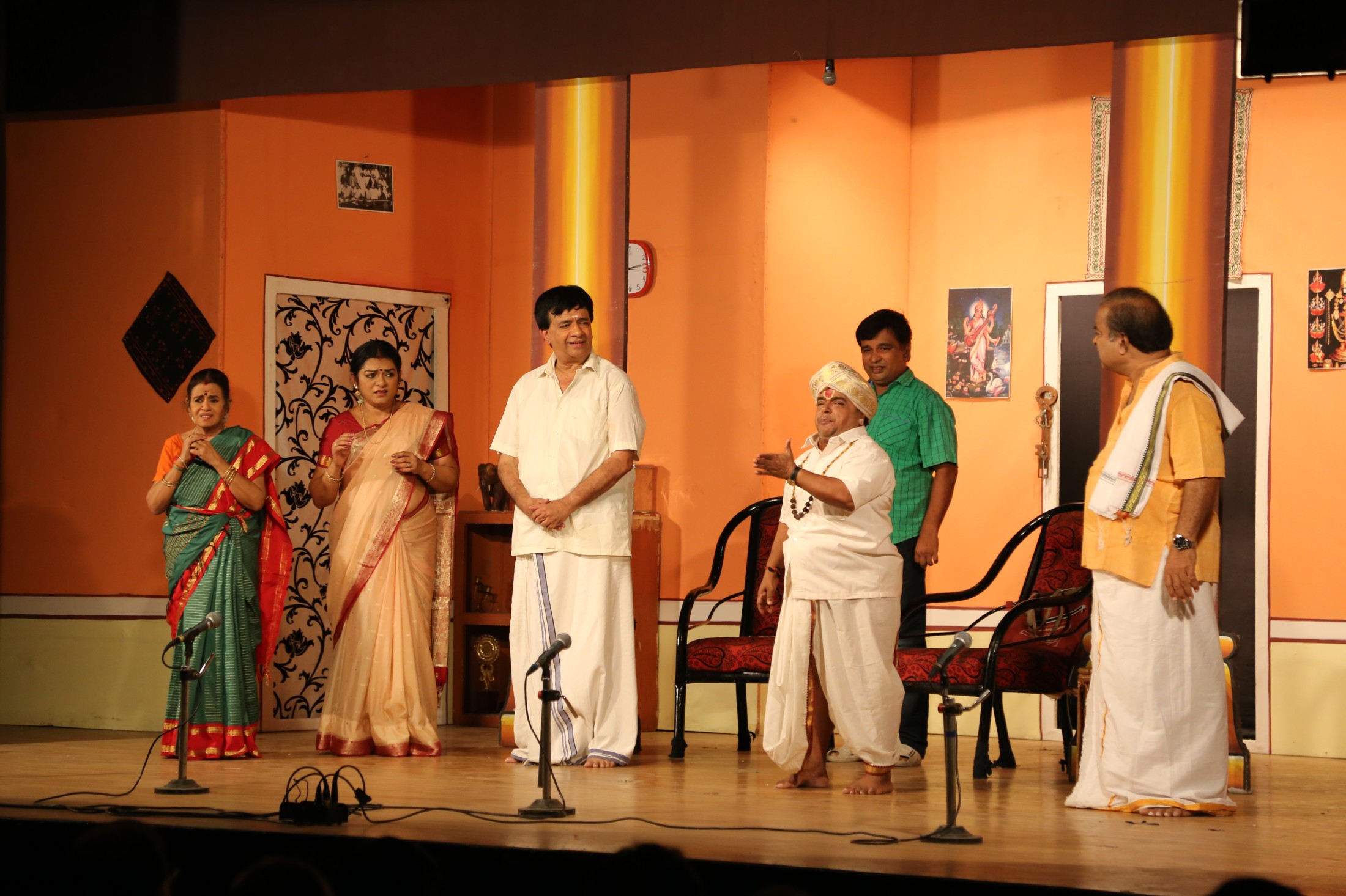Y G Mahendran's Soppana Vazhvil 100th Successful Stage Show Photos (2)