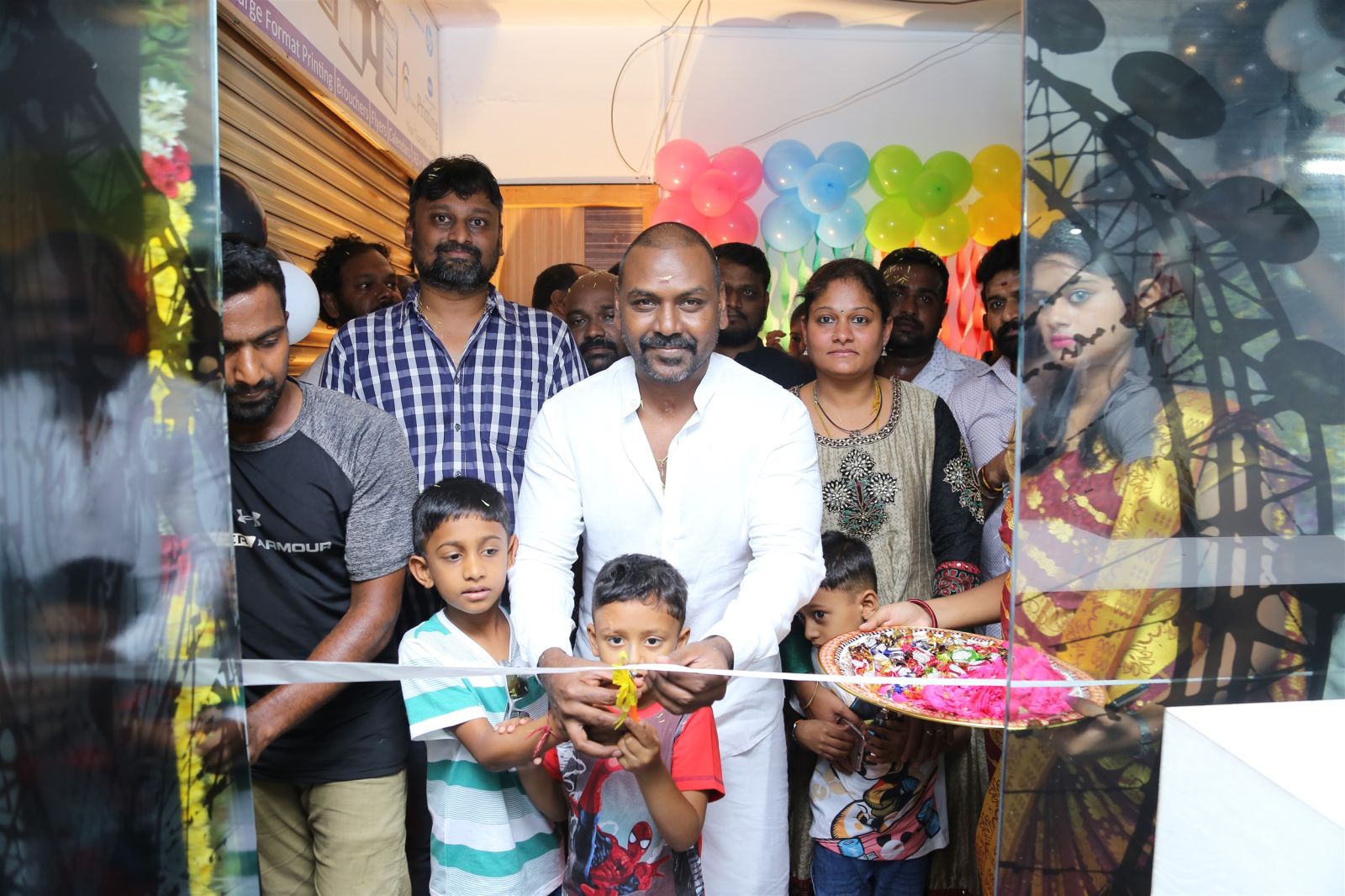 Actor Raghava Lawrence Inaugurated Flamingo Tour & Travels Photos (5)