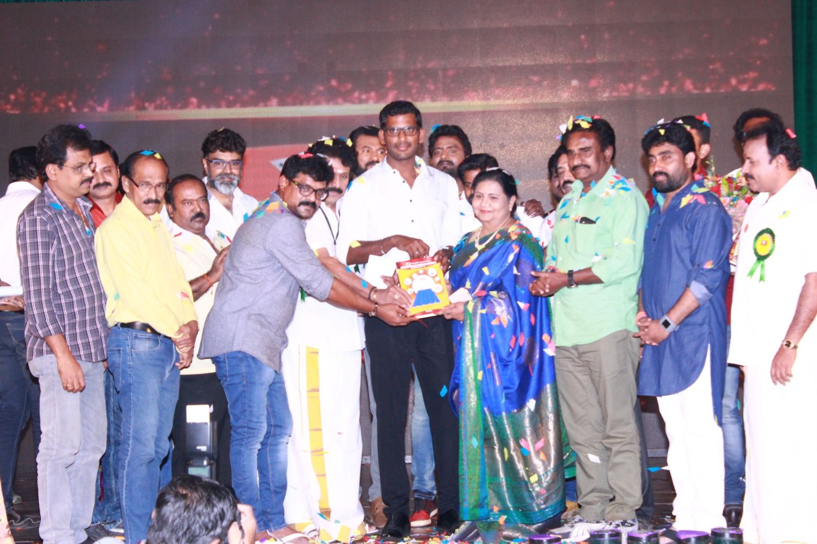 Actor Vishal at Small Screen Actors Association In 15th Year Function Photos (16)