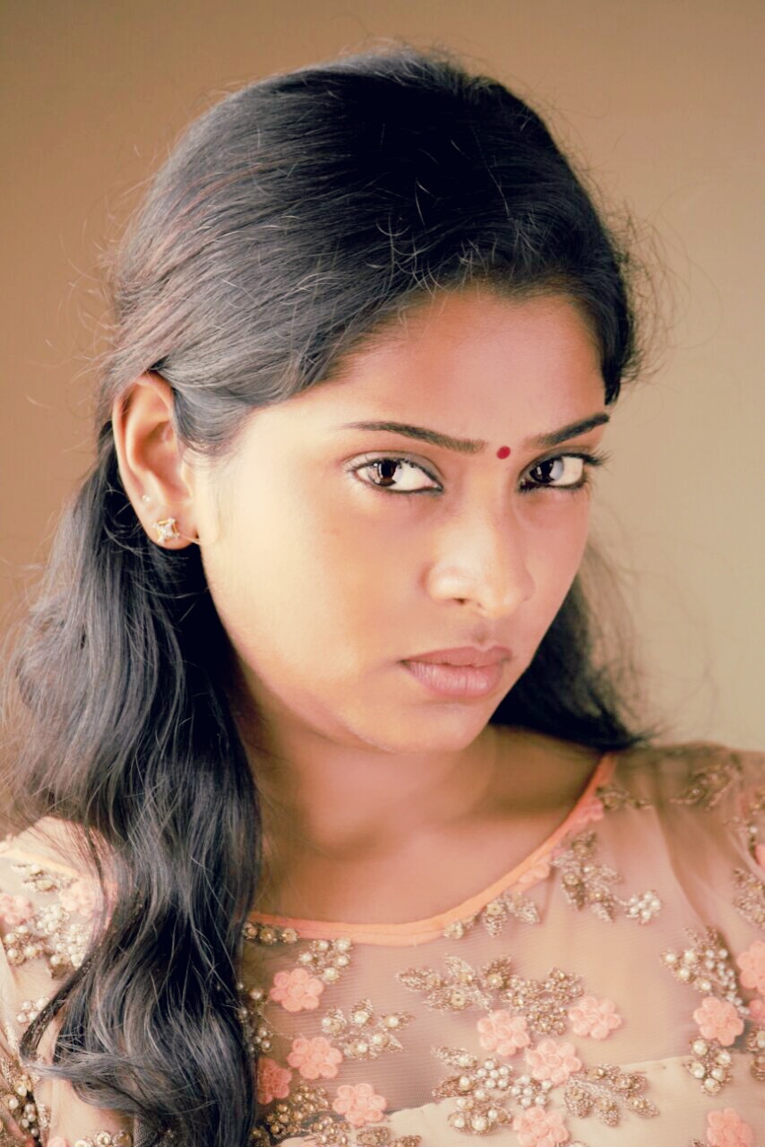 Actress Sunu Lakshmi Photos (12)