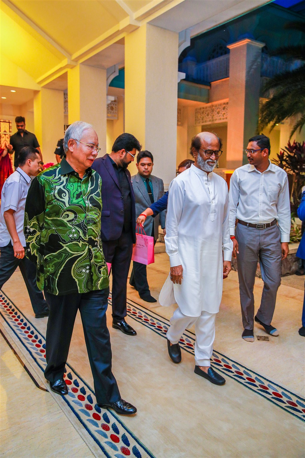 Superstar Rajinikanth Meet Malaysia PM Stills (13)