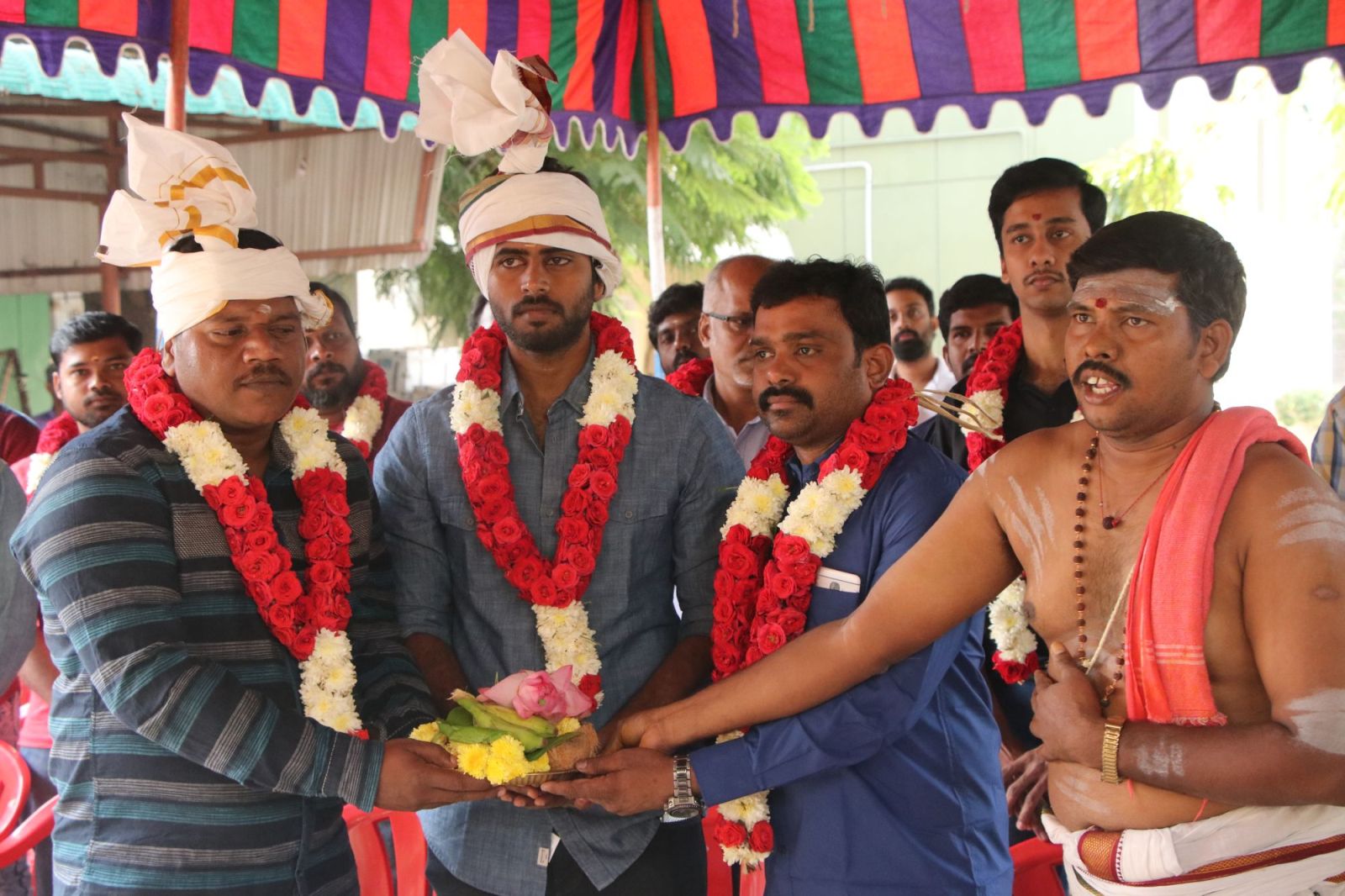 V.Paarivallal M Production Movie Launch Stills (7)