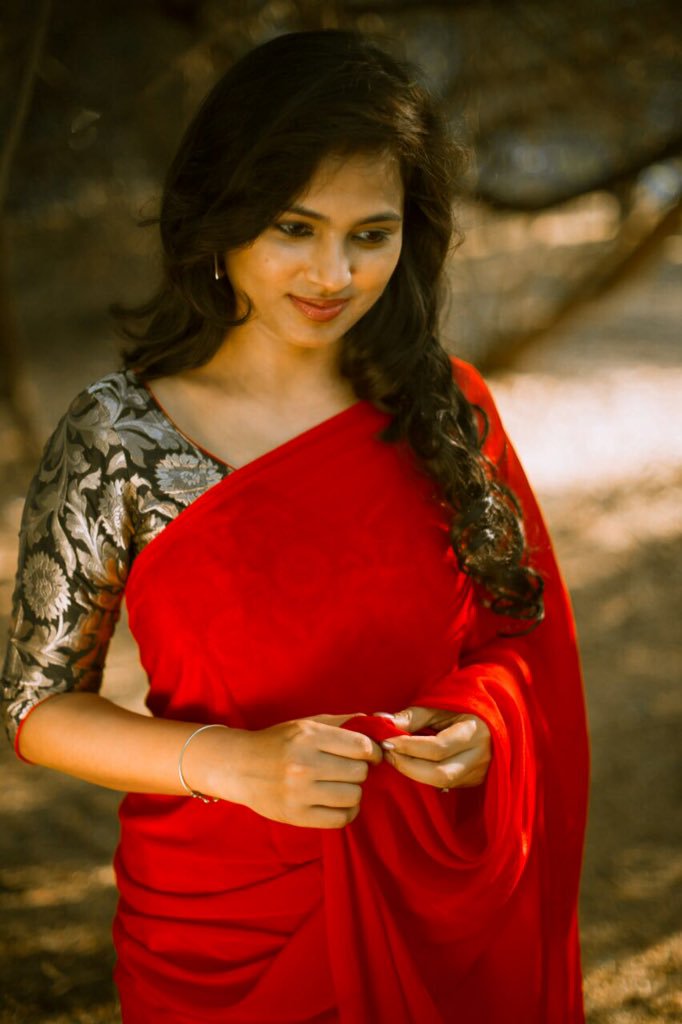 Actress Ramya Pandian Photos (1)